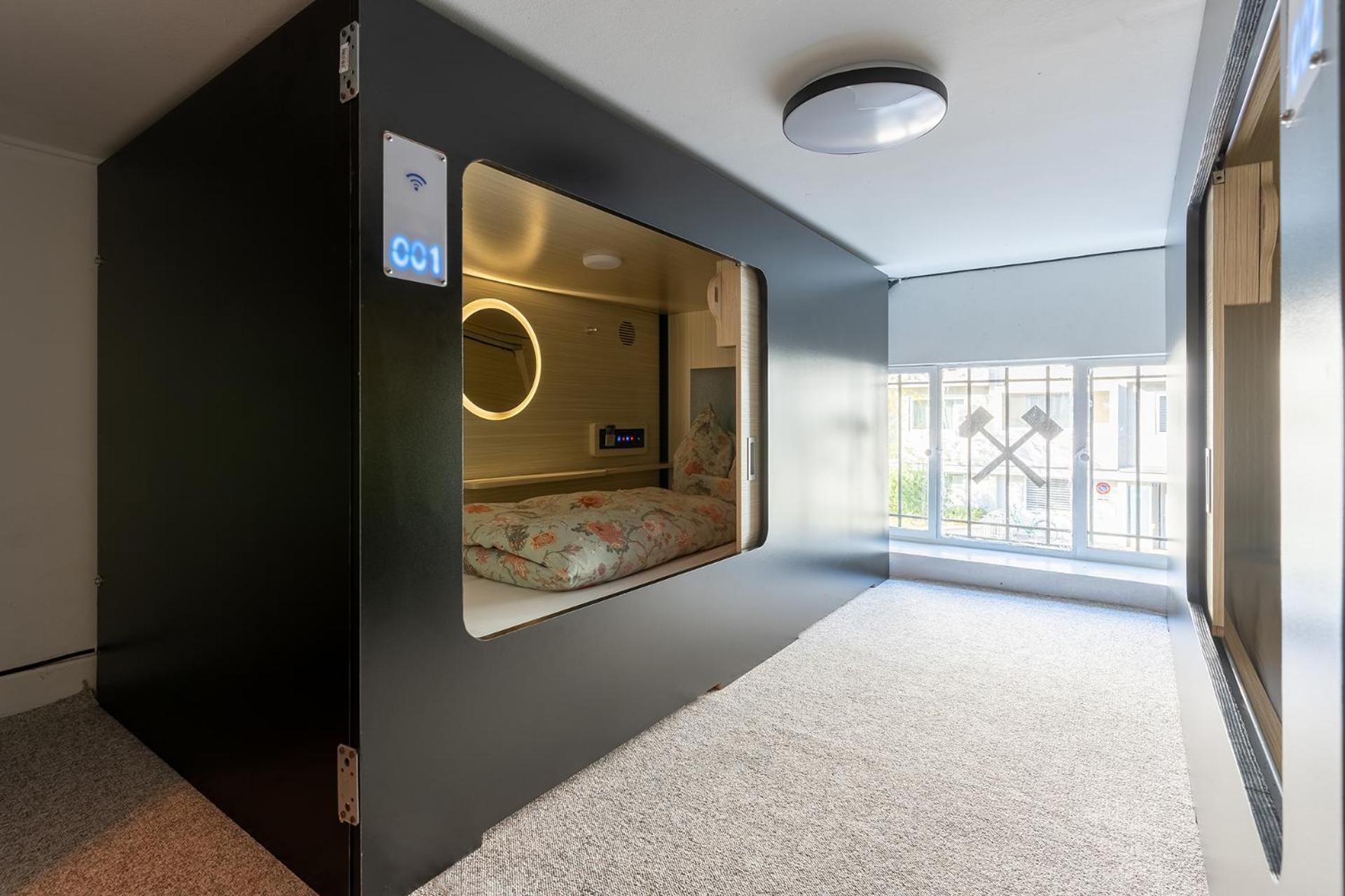 Mue Cubes - Capsule Hotel Basel Exterior photo