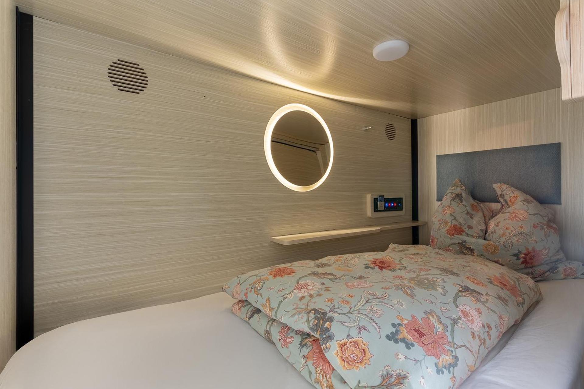 Mue Cubes - Capsule Hotel Basel Exterior photo