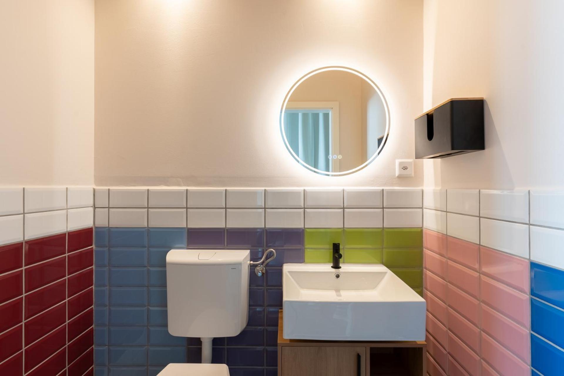 Mue Cubes - Capsule Hotel Basel Exterior photo