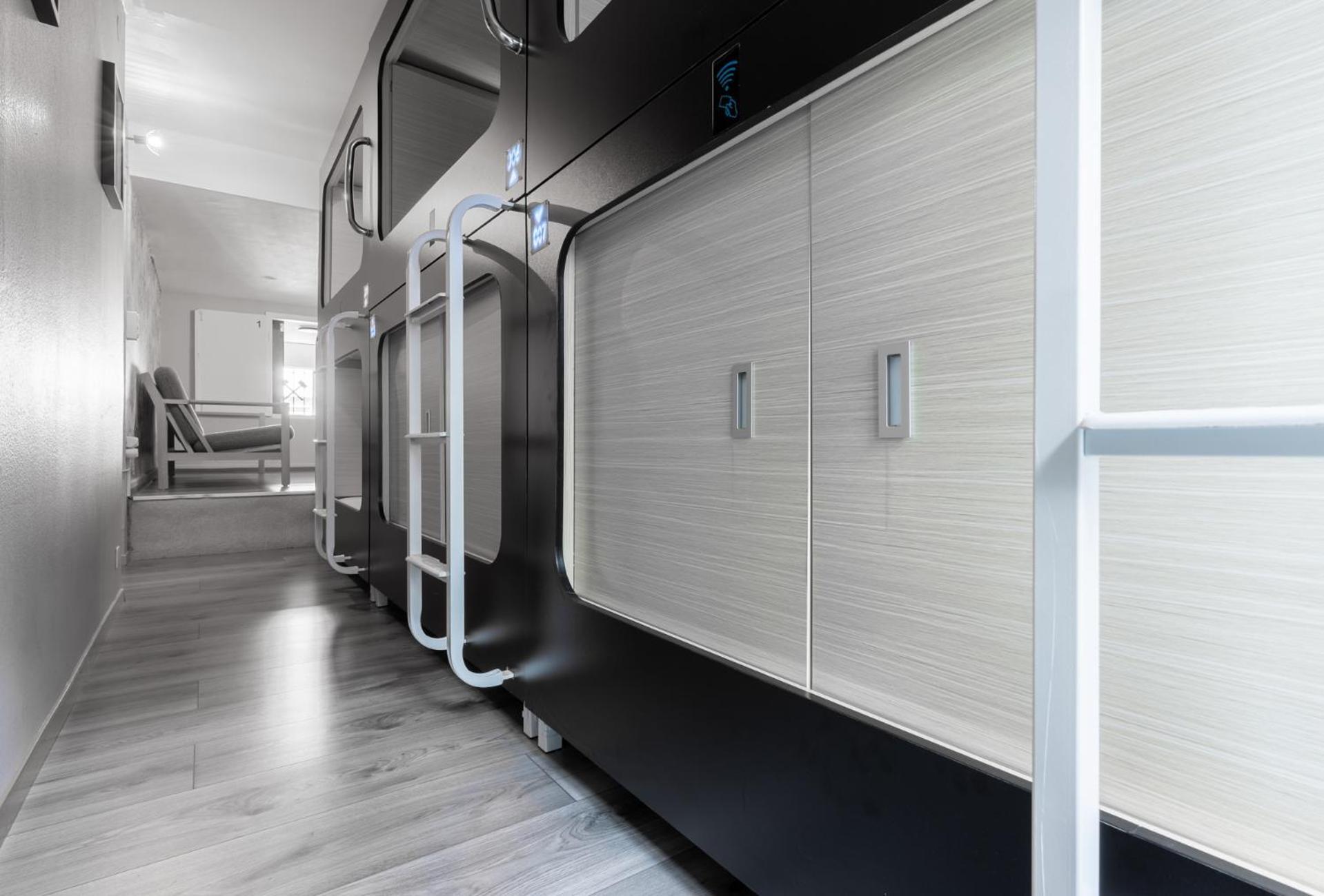 Mue Cubes - Capsule Hotel Basel Exterior photo